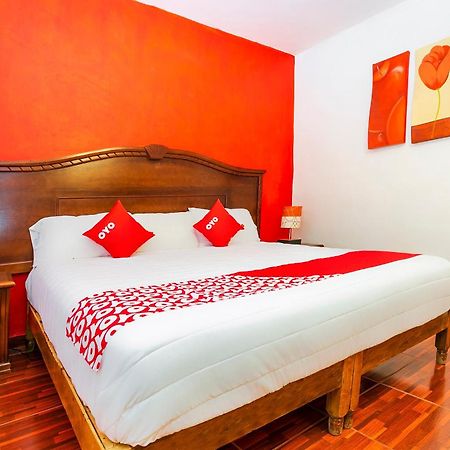 OYO Posada De Los Angeles, Pátzcuaro Esterno foto