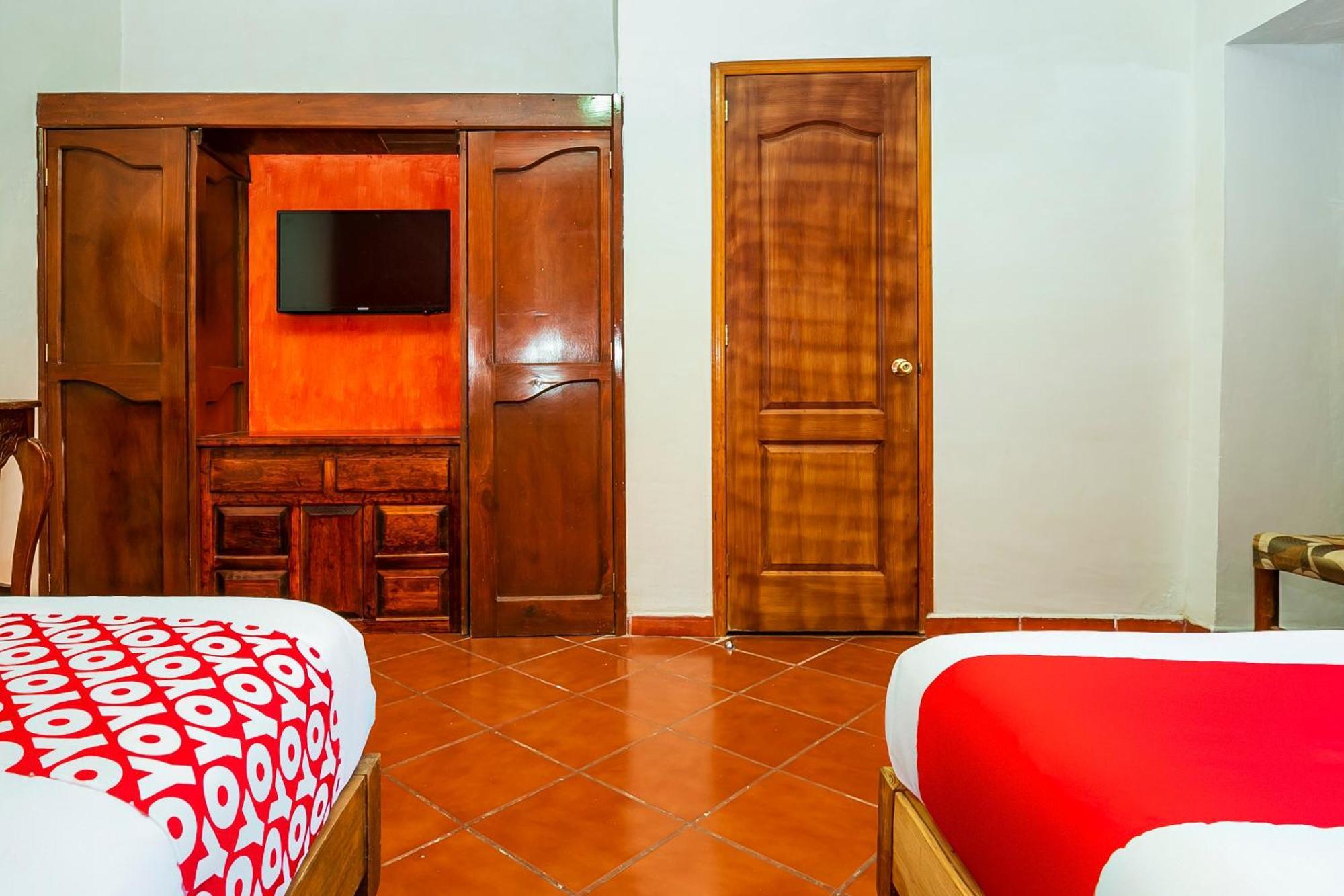 OYO Posada De Los Angeles, Pátzcuaro Esterno foto