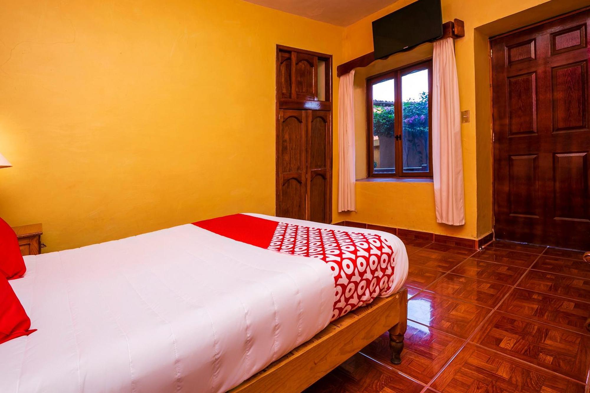 OYO Posada De Los Angeles, Pátzcuaro Esterno foto