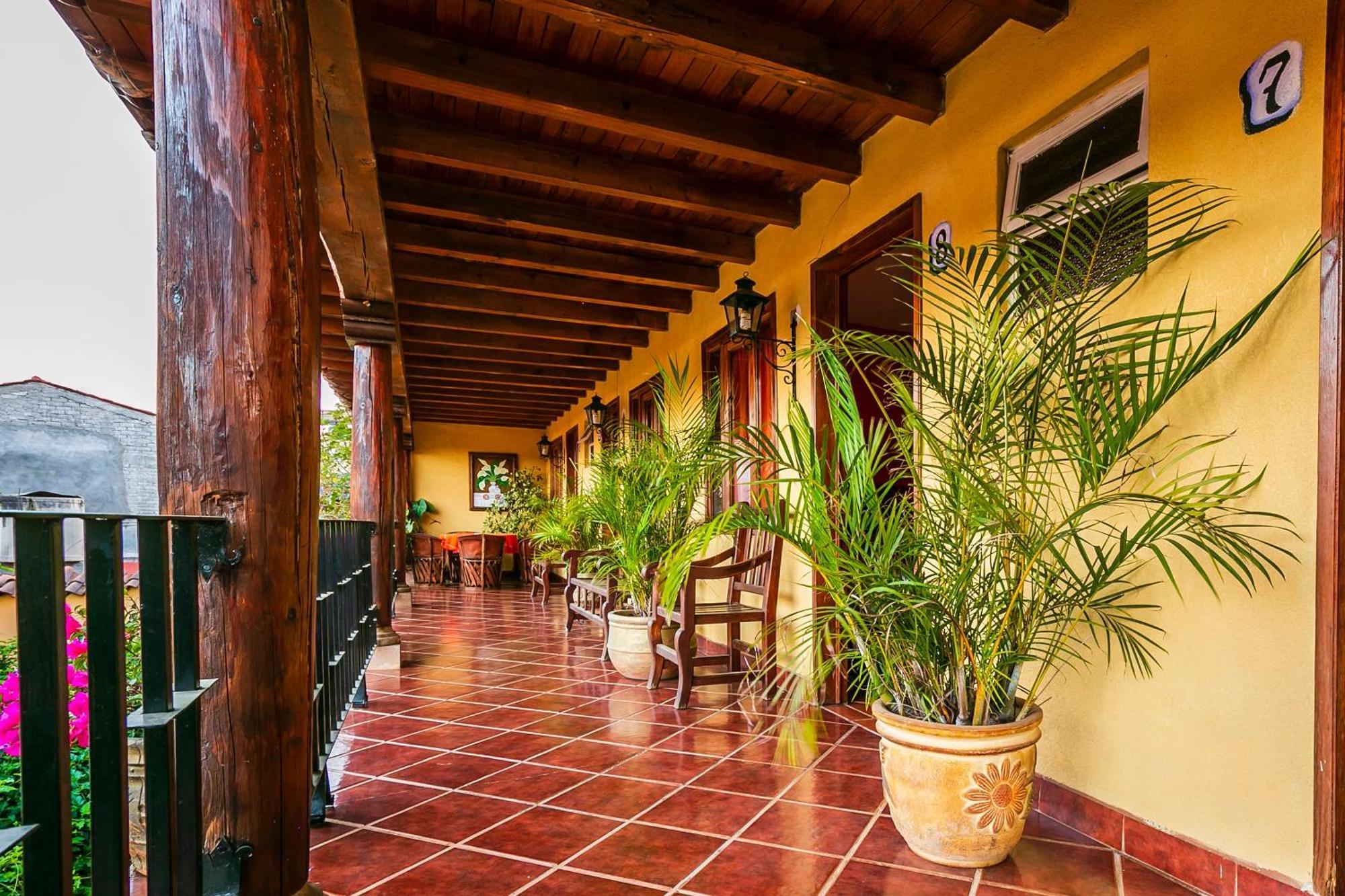 OYO Posada De Los Angeles, Pátzcuaro Esterno foto