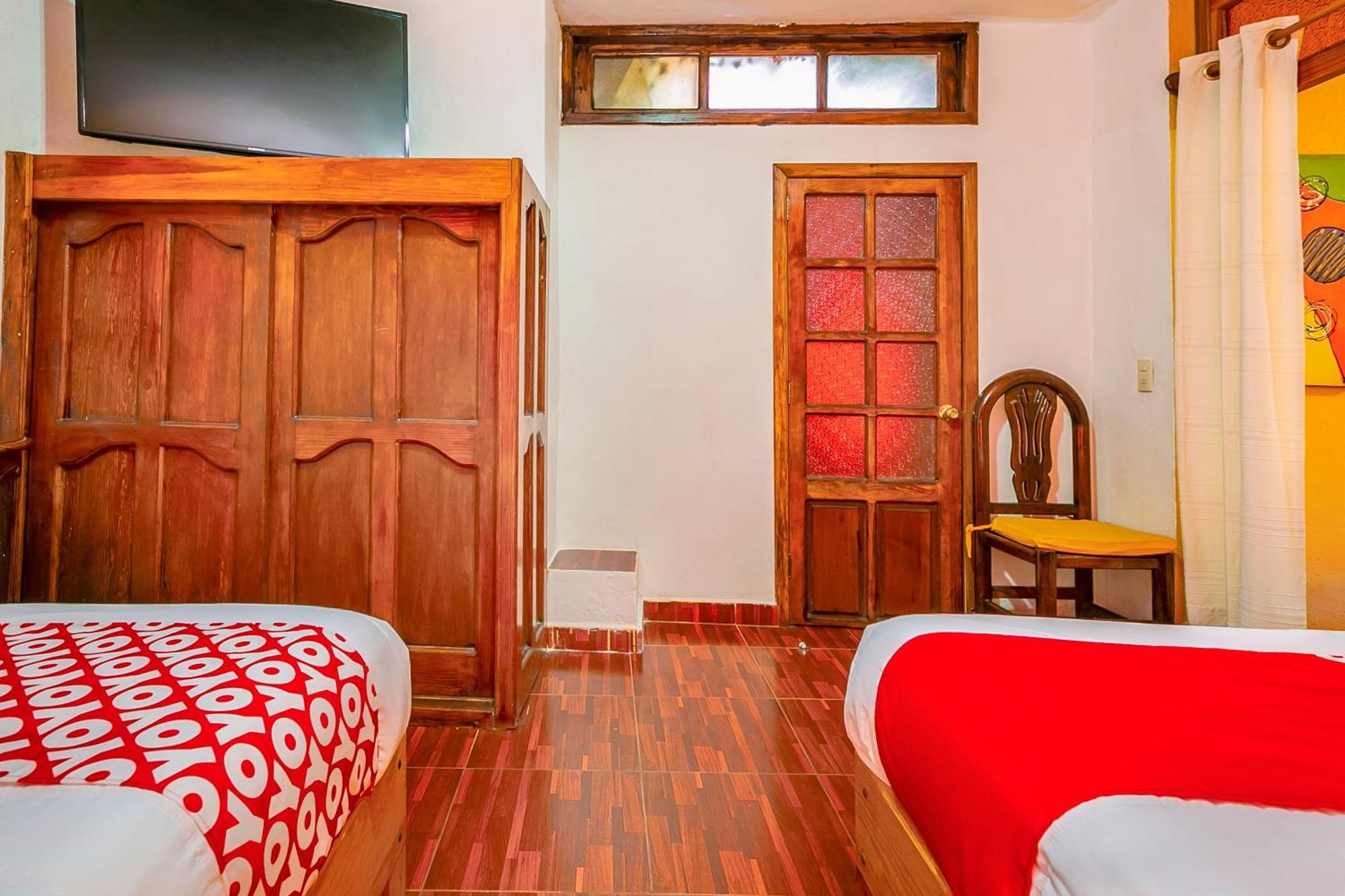OYO Posada De Los Angeles, Pátzcuaro Esterno foto