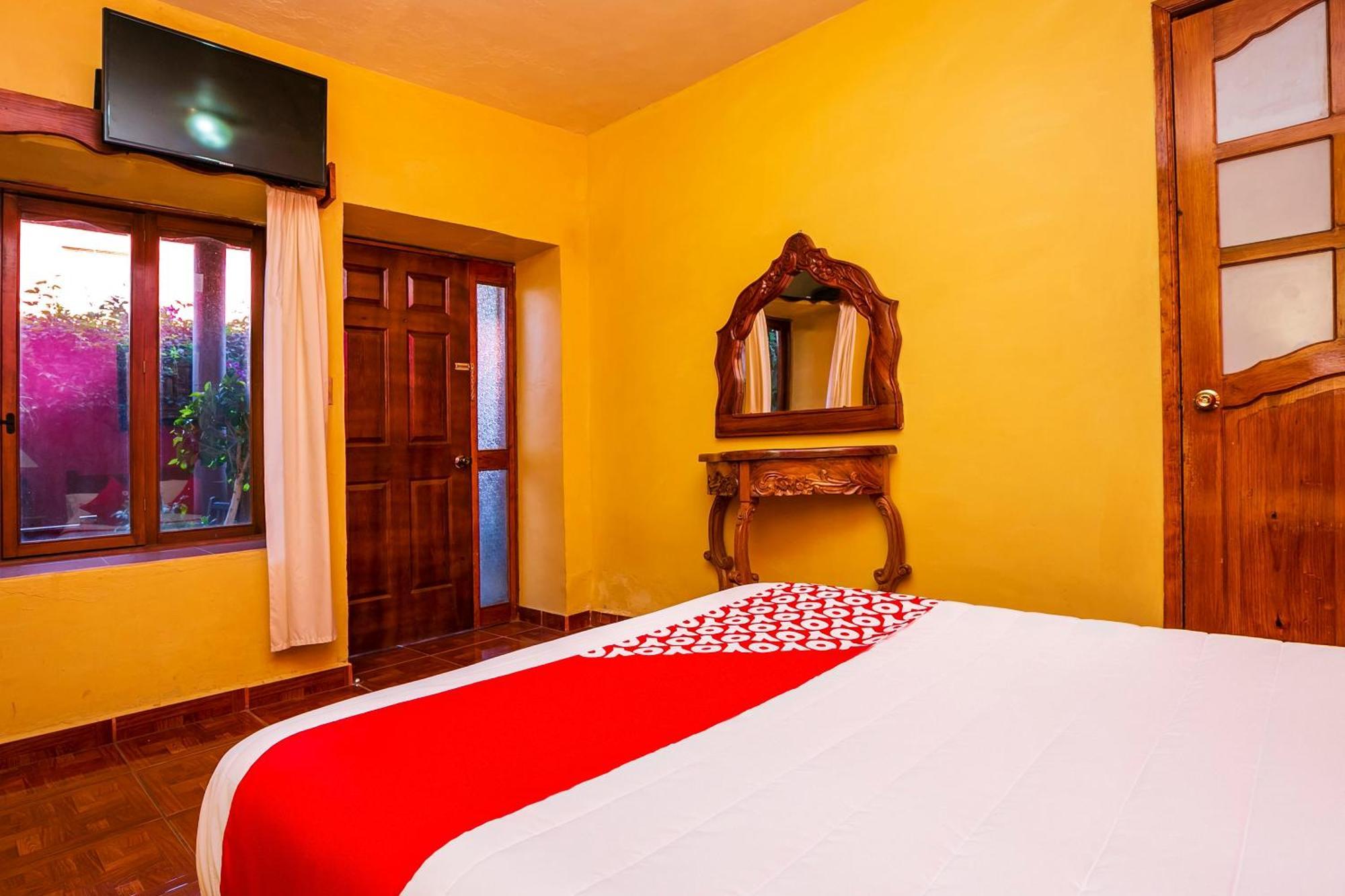 OYO Posada De Los Angeles, Pátzcuaro Esterno foto